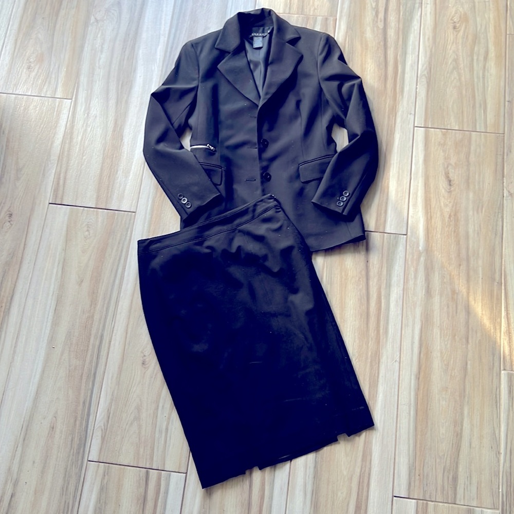 pencil skirt suit by LAUNDRY for women in black size 6